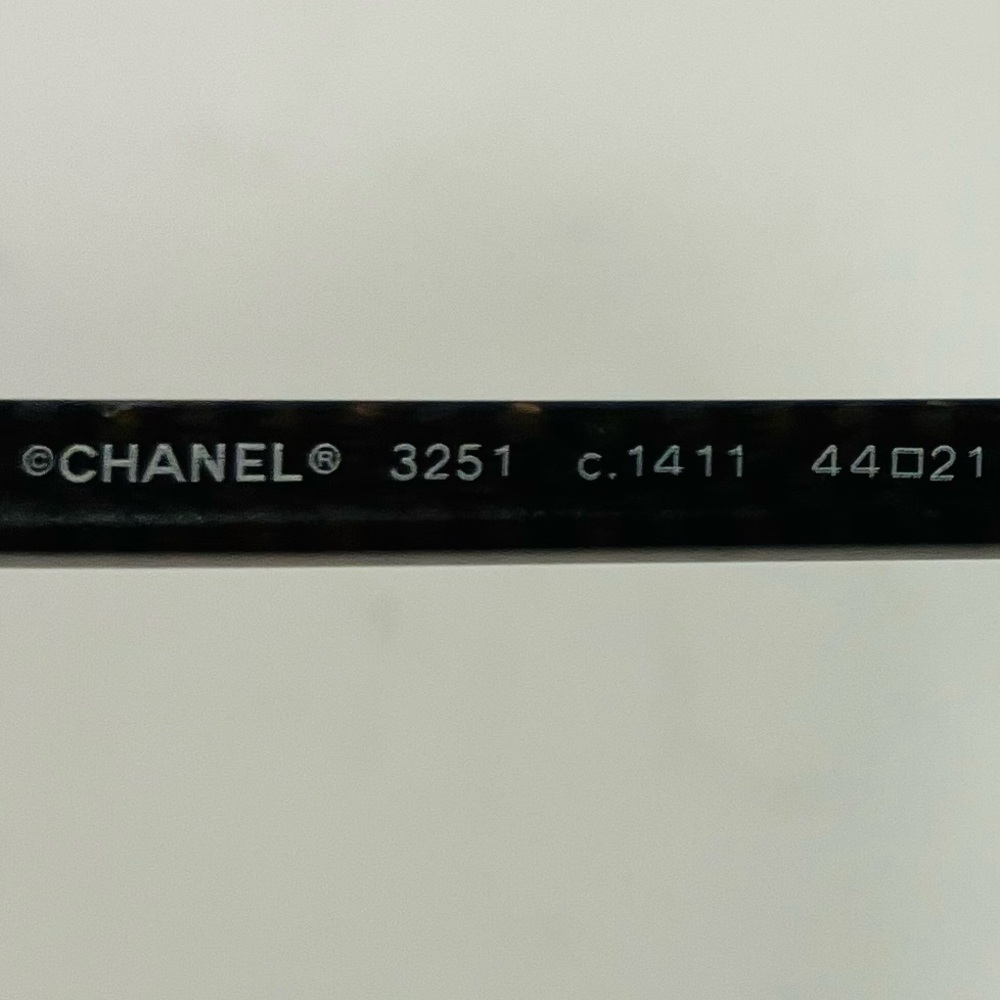 CHANEL Vintage Gray Quilted Eyeglass Frames box and case!!! - Picture 5 of 7